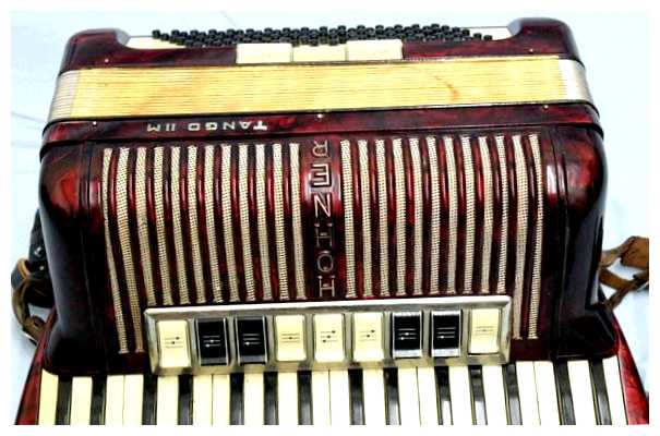 Сколько стоит аккордеон Hohner